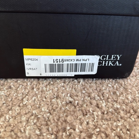 Badgley Mischka Kai Ivory Satin Crystal Heels - Picture 12 of 12